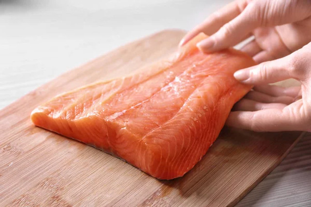 5 продуктів, які зроблять шерсть собаки блискучою: чим варто доповнити раціон улюбленця - фото 628117