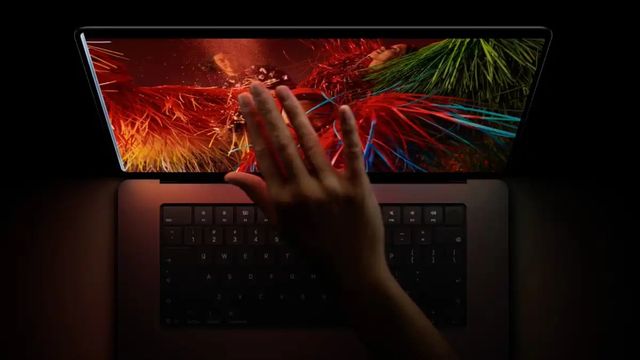 MacBook Pro з PROLED XDR дисплеєм